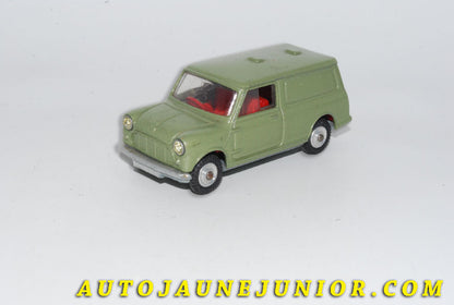 Le #5593 - Corgi Toys - Austin - Mini Van est en vente sur Auto Jaune Junior ! Découvrez nos collections de diecast Dinky-Toys, Corgi, Corgi-Toys, Solido, Norev… Découvrez notre magasin physique , AutoJaune Paris, ouvert en 1984 par Vincent Espinasse. 41 rue Cavendish, 75019 Paris. Tel : 01 42 40 61 23. Ouvert les mardi et vendredi de 13h à 19h. 