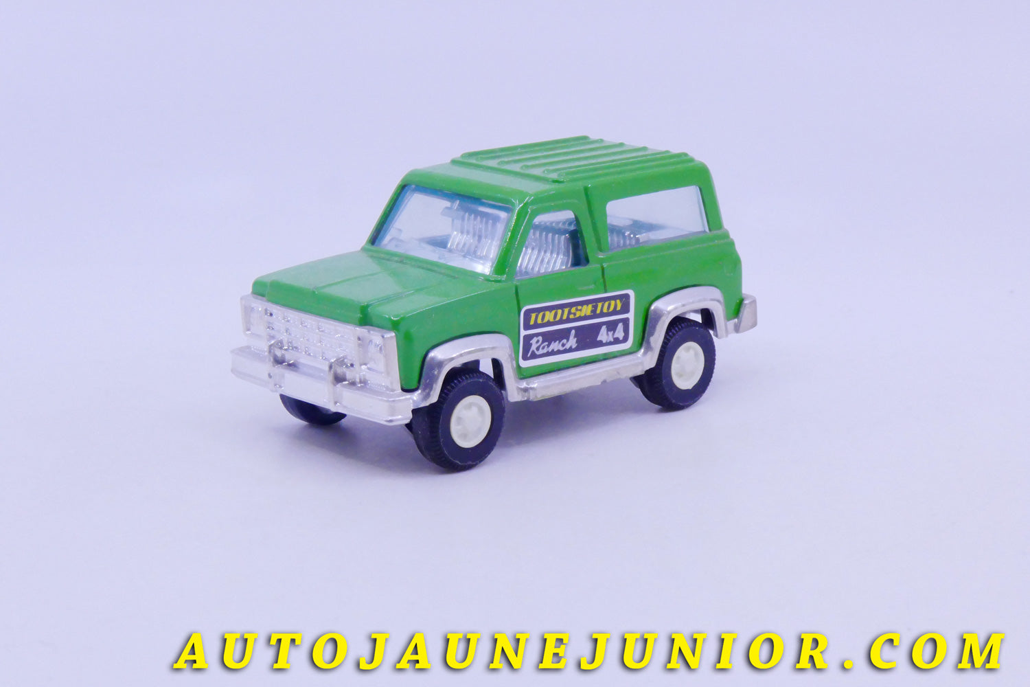 Le #5805 - Tootsietoys - Chevrolet - Breack K5 - Version Ranch "TootsieToys 4 by 4 Off Road" est en vente sur Auto Jaune Junior ! Découvrez nos collections de diecast Dinky-Toys, Corgi, Corgi-Toys, Solido, Norev… Découvrez notre magasin physique , AutoJaune Paris, ouvert en 1984 par Vincent Espinasse. 41 rue Cavendish, 75019 Paris. Tel : 01 42 40 61 23. Ouvert les mardi et vendredi de 13h à 19h. 