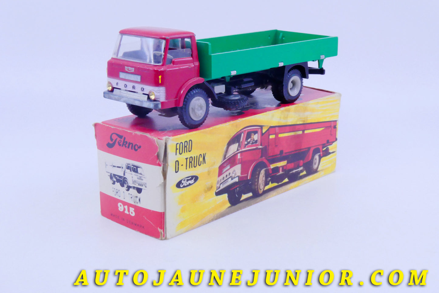 Le #5810 - Tekno - Ford - D800 Ridelles est en vente sur Auto Jaune Junior ! Découvrez nos collections de diecast Dinky-Toys, Corgi, Corgi-Toys, Solido, Norev… Découvrez notre magasin physique , AutoJaune Paris, ouvert en 1984 par Vincent Espinasse. 41 rue Cavendish, 75019 Paris. Tel : 01 42 40 61 23. Ouvert les mardi et vendredi de 13h à 19h. 