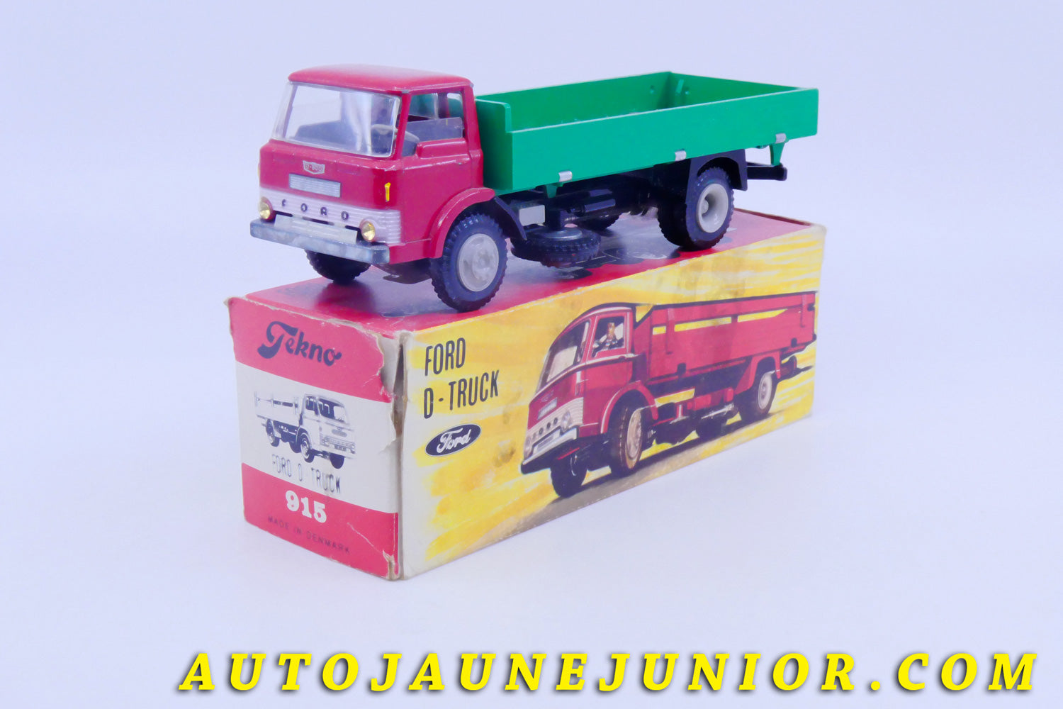 Le #5810 - Tekno - Ford - D800 Ridelles est en vente sur Auto Jaune Junior ! Découvrez nos collections de diecast Dinky-Toys, Corgi, Corgi-Toys, Solido, Norev… Découvrez notre magasin physique , AutoJaune Paris, ouvert en 1984 par Vincent Espinasse. 41 rue Cavendish, 75019 Paris. Tel : 01 42 40 61 23. Ouvert les mardi et vendredi de 13h à 19h. 