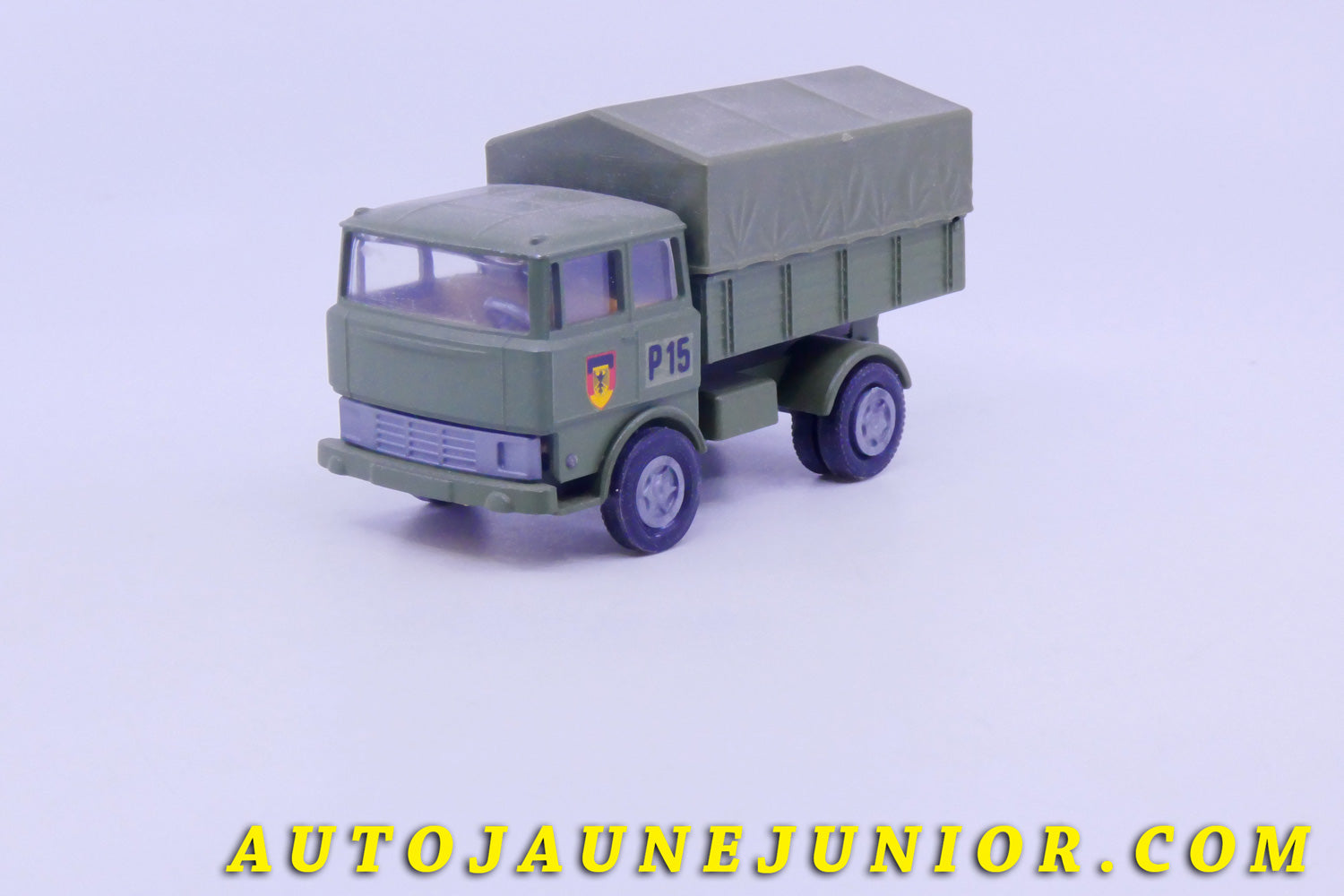 Le #5817 - Gama - FAUN-Werke AG - LKW Camion     Plateau bâché de la Bundeswehr est en vente sur Auto Jaune Junior ! Découvrez nos collections de diecast Dinky-Toys, Corgi, Corgi-Toys, Solido, Norev… Découvrez notre magasin physique , AutoJaune Paris, ouvert en 1984 par Vincent Espinasse. 41 rue Cavendish, 75019 Paris. Tel : 01 42 40 61 23. Ouvert les mardi et vendredi de 13h à 19h. 