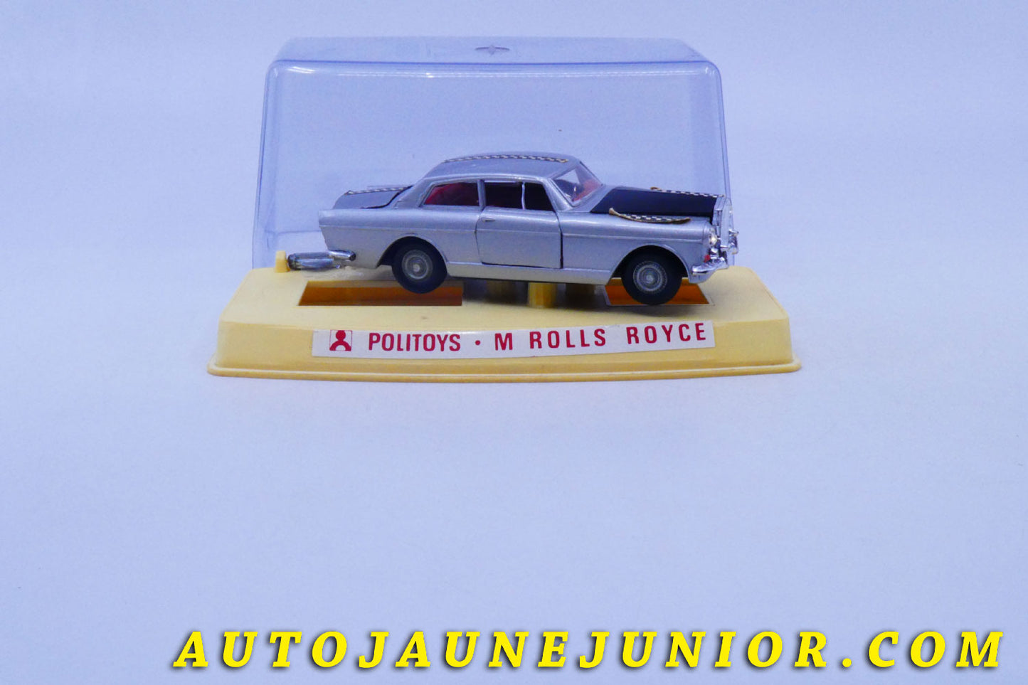 Le #6150 - Politoys / Polistil - Rolls Royce - Silver Cloud III (Rare Version Racing) est en vente sur Auto Jaune Junior ! Découvrez nos collections de diecast Dinky-Toys, Corgi, Corgi-Toys, Solido, Norev… Découvrez notre magasin physique , AutoJaune Paris, ouvert en 1984 par Vincent Espinasse. 41 rue Cavendish, 75019 Paris. Tel : 01 42 40 61 23. Ouvert les mardi et vendredi de 13h à 19h. 