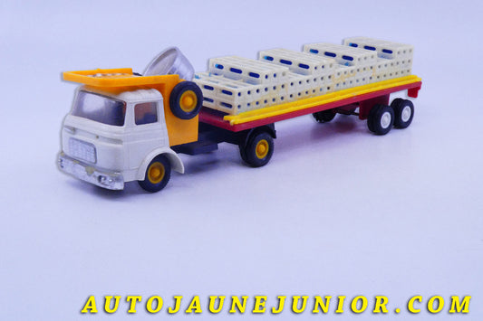 Le #6153 - Guisval - Berliet - GAK Semi-Remorque Plateau Brasseur est en vente sur Auto Jaune Junior ! Découvrez nos collections de diecast Dinky-Toys, Corgi, Corgi-Toys, Solido, Norev… Découvrez notre magasin physique , AutoJaune Paris, ouvert en 1984 par Vincent Espinasse. 41 rue Cavendish, 75019 Paris. Tel : 01 42 40 61 23. Ouvert les mardi et vendredi de 13h à 19h. 