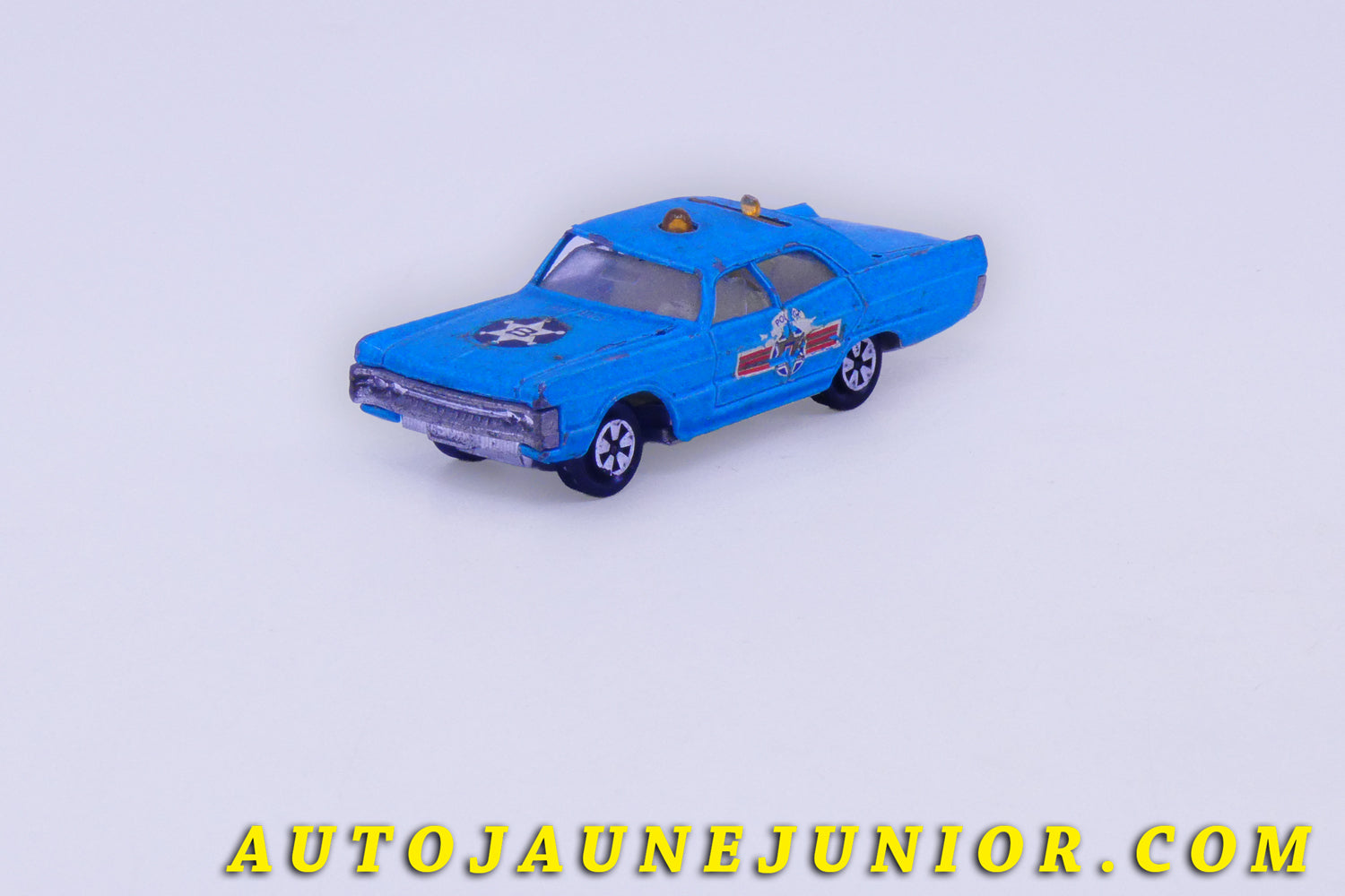 Le #6167 - Majorette - Plymouth - Fury Police Car (Version peu fréquente ) est en vente sur Auto Jaune Junior ! Découvrez nos collections de diecast Dinky-Toys, Corgi, Corgi-Toys, Solido, Norev… Découvrez notre magasin physique , AutoJaune Paris, ouvert en 1984 par Vincent Espinasse. 41 rue Cavendish, 75019 Paris. Tel : 01 42 40 61 23. Ouvert les mardi et vendredi de 13h à 19h. 