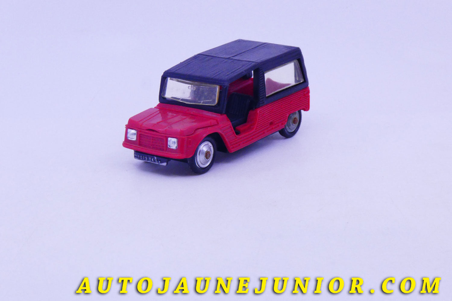 Le #6169 - Norev - Citroën - Mehari est en vente sur Auto Jaune Junior ! Découvrez nos collections de diecast Dinky-Toys, Corgi, Corgi-Toys, Solido, Norev… Découvrez notre magasin physique , AutoJaune Paris, ouvert en 1984 par Vincent Espinasse. 41 rue Cavendish, 75019 Paris. Tel : 01 42 40 61 23. Ouvert les mardi et vendredi de 13h à 19h. 