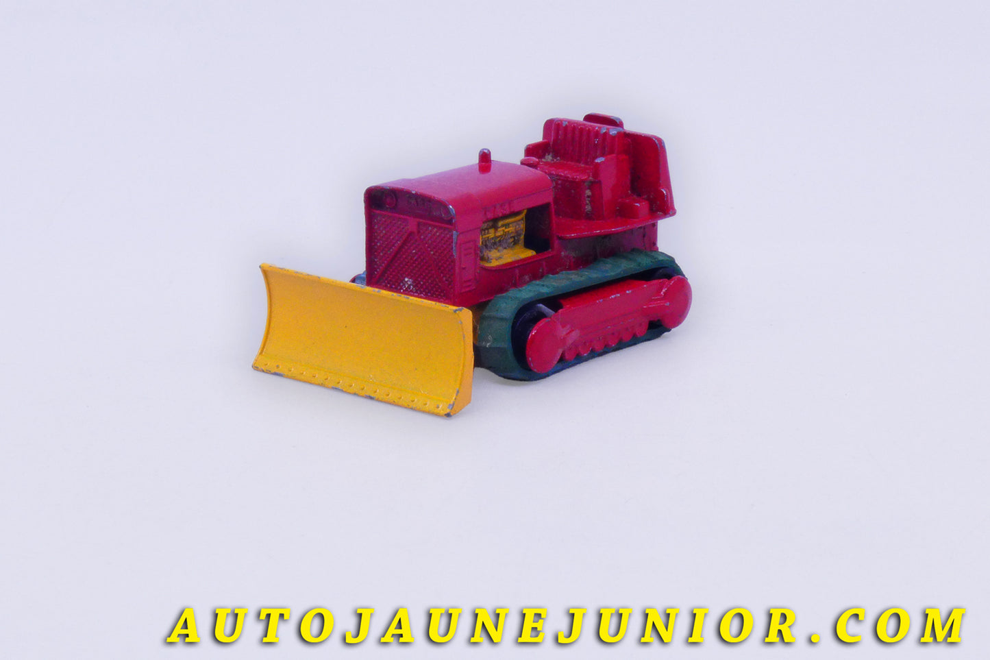 Le #6170 - Matchbox - Case - Pousseur sur chenilles est en vente sur Auto Jaune Junior ! Découvrez nos collections de diecast Dinky-Toys, Corgi, Corgi-Toys, Solido, Norev… Découvrez notre magasin physique , AutoJaune Paris, ouvert en 1984 par Vincent Espinasse. 41 rue Cavendish, 75019 Paris. Tel : 01 42 40 61 23. Ouvert les mardi et vendredi de 13h à 19h. 