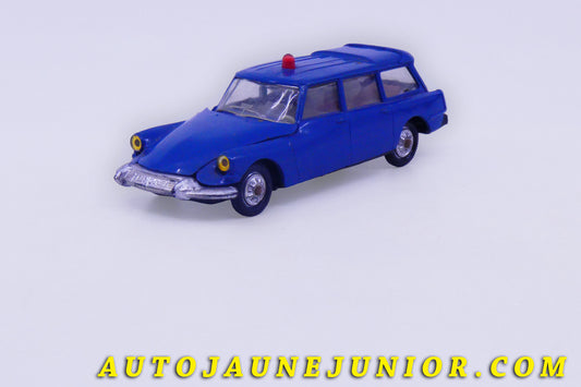 Le #6178 - Norev - Citroën - ID19 Break Ambulance est en vente sur Auto Jaune Junior ! Découvrez nos collections de diecast Dinky-Toys, Corgi, Corgi-Toys, Solido, Norev… Découvrez notre magasin physique , AutoJaune Paris, ouvert en 1984 par Vincent Espinasse. 41 rue Cavendish, 75019 Paris. Tel : 01 42 40 61 23. Ouvert les mardi et vendredi de 13h à 19h. 