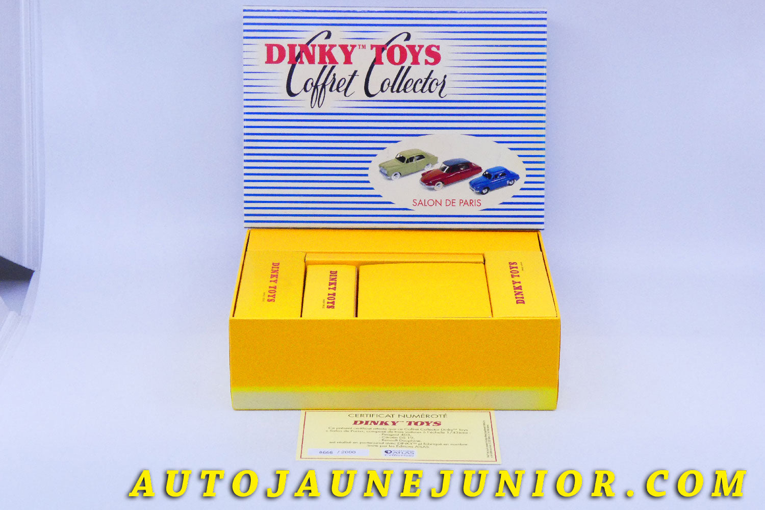 Le #6204 - Dinky Toys - Atlas - Coffret - Salon de Paris  : Peugeot 403 - DS 19- Ranault Dauphine est en vente sur Auto Jaune Junior ! Découvrez nos collections de diecast Dinky-Toys, Corgi, Corgi-Toys, Solido, Norev… Découvrez notre magasin physique , AutoJaune Paris, ouvert en 1984 par Vincent Espinasse. 41 rue Cavendish, 75019 Paris. Tel : 01 42 40 61 23. Ouvert les mardi et vendredi de 13h à 19h. 