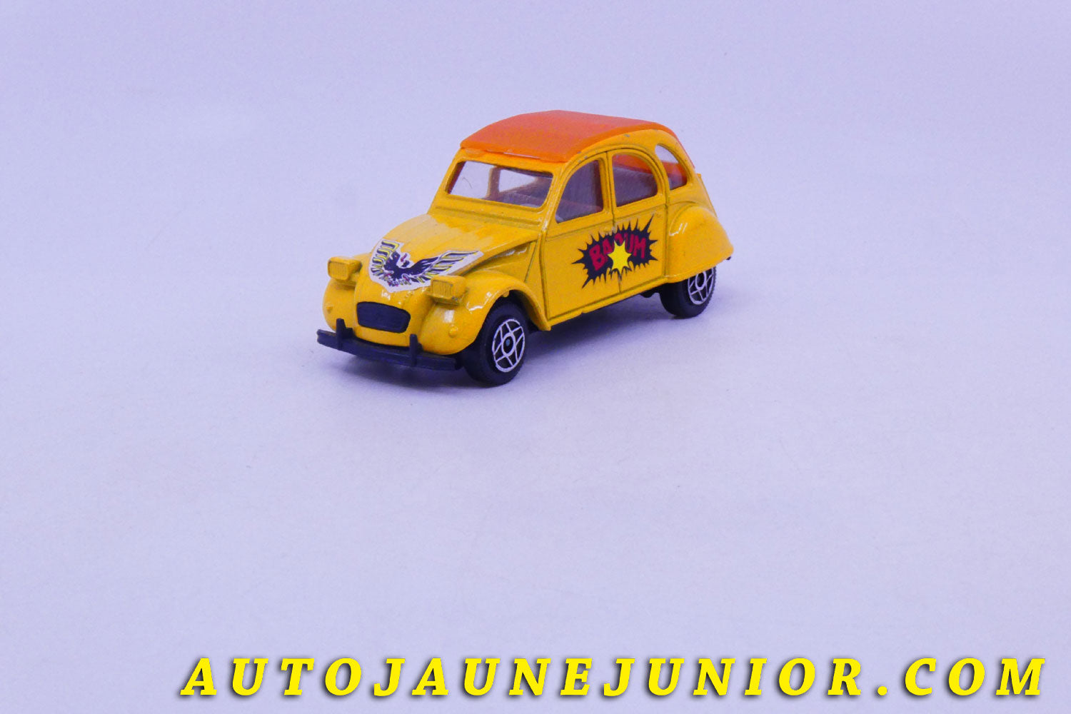 Le #6207 - Solido - Citroën - 2 CV 6 - "Baoum" est en vente sur Auto Jaune Junior ! Découvrez nos collections de diecast Dinky-Toys, Corgi, Corgi-Toys, Solido, Norev… Découvrez notre magasin physique , AutoJaune Paris, ouvert en 1984 par Vincent Espinasse. 41 rue Cavendish, 75019 Paris. Tel : 01 42 40 61 23. Ouvert les mardi et vendredi de 13h à 19h. 