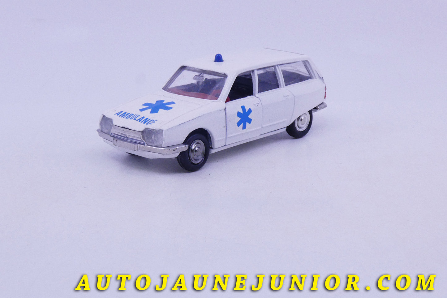 Le #6211 - Luso Toys - Citroën - GS 1220 Break Pallas Ambulance est en vente sur Auto Jaune Junior ! Découvrez nos collections de diecast Dinky-Toys, Corgi, Corgi-Toys, Solido, Norev… Découvrez notre magasin physique , AutoJaune Paris, ouvert en 1984 par Vincent Espinasse. 41 rue Cavendish, 75019 Paris. Tel : 01 42 40 61 23. Ouvert les mardi et vendredi de 13h à 19h. 