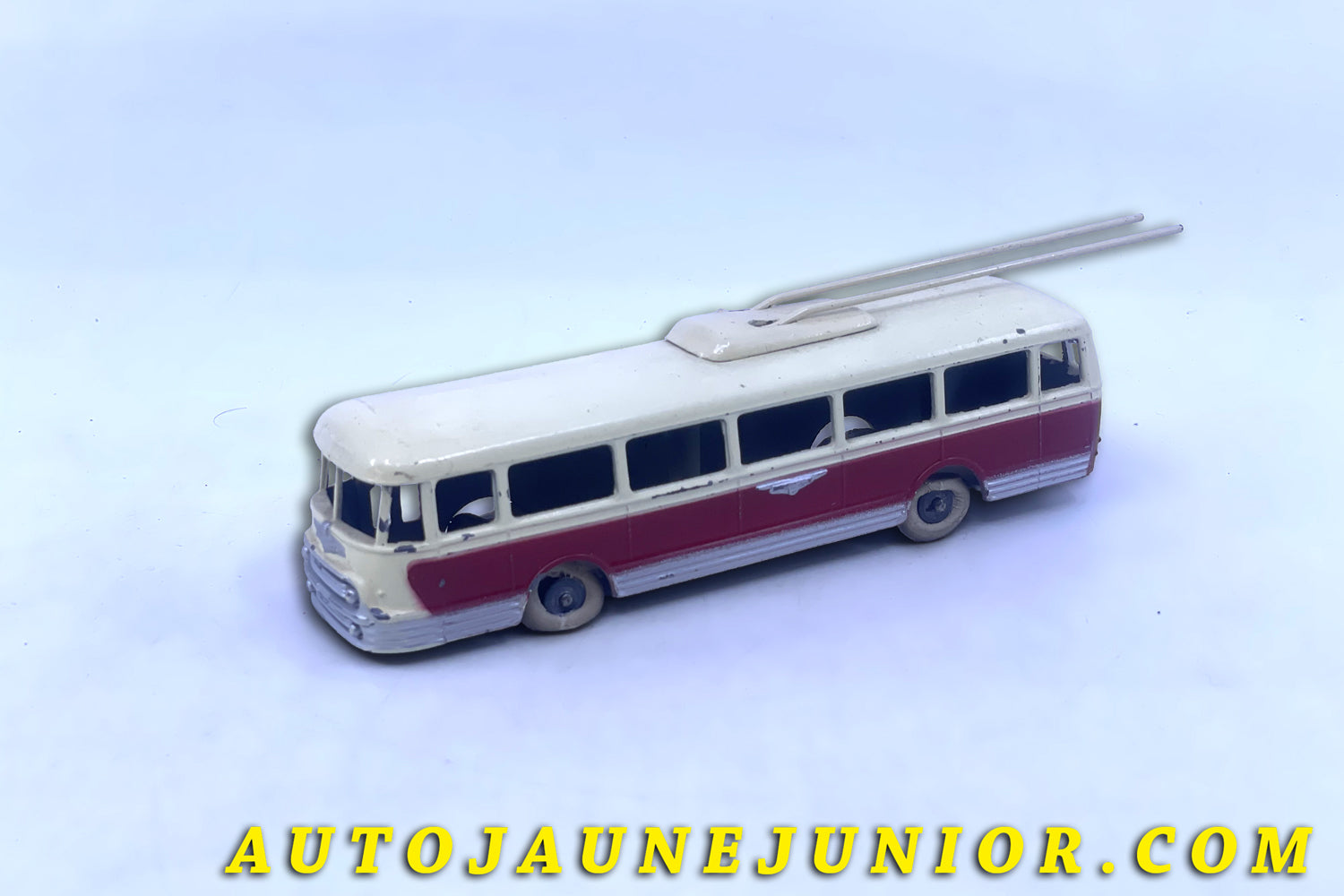 Le #6314 - Solido - Chausson - AP52 trolleybus est en vente sur Auto Jaune Junior ! Découvrez nos collections de diecast Dinky-Toys, Corgi, Corgi-Toys, Solido, Norev… Découvrez notre magasin physique , AutoJaune Paris, ouvert en 1984 par Vincent Espinasse. 41 rue Cavendish, 75019 Paris. Tel : 01 42 40 61 23. Ouvert les mardi et vendredi de 13h à 19h. 