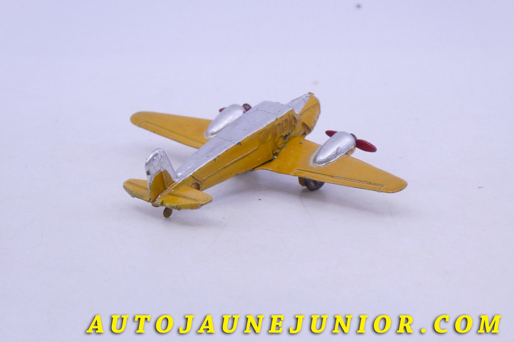 Le Dinky Toys Avion Potez 56 est en vente sur Auto Jaune Junior ! Découvrez nos collections de diecast Minialuxe, CIJ, C-I-J, JRD, J-R-D,  Matchbox, Majorette… AutoJaune Junior ; AutoJauneJunior.com : LE site de partage pour les passionés de miniatures et collectionneurs de jouets anciens ! 