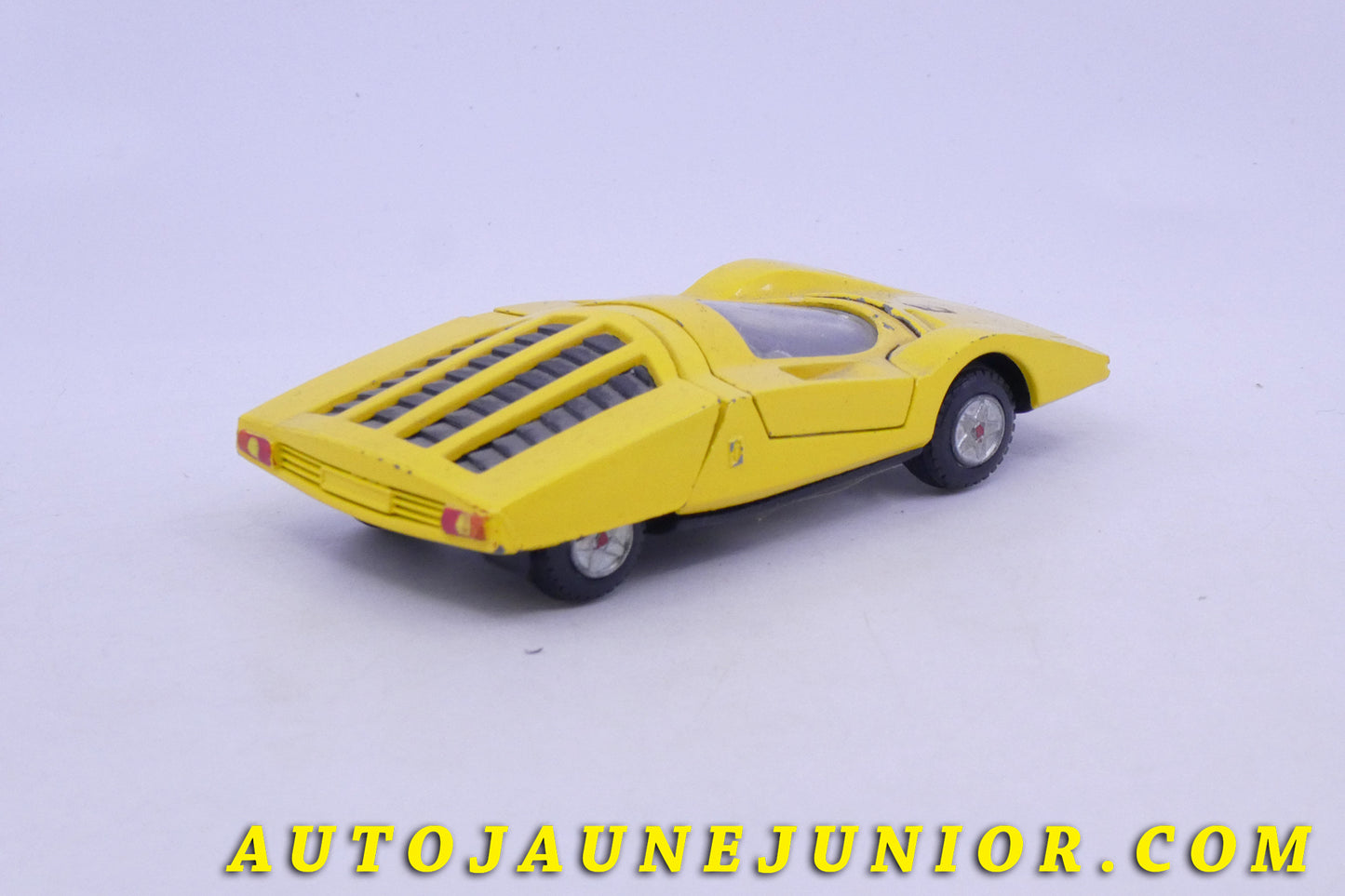 Le Mercury Ferrari 512S pininfarina est en vente sur Auto Jaune Junior ! Découvrez nos collections de diecast Minialuxe, CIJ, C-I-J, JRD, J-R-D,  Matchbox, Majorette… AutoJaune Junior ; AutoJauneJunior.com : LE site de partage pour les passionés de miniatures et collectionneurs de jouets anciens ! 