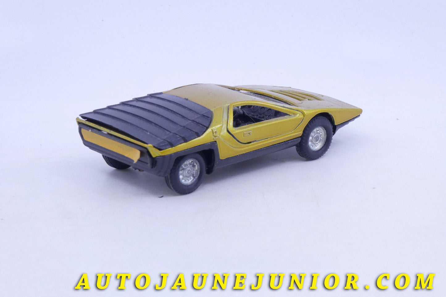 Le Mercury Alfa Roméo  Carabo Bertone est en vente sur Auto Jaune Junior ! Découvrez nos collections de diecast Minialuxe, CIJ, C-I-J, JRD, J-R-D,  Matchbox, Majorette… AutoJaune Junior ; AutoJauneJunior.com : LE site de partage pour les passionés de miniatures et collectionneurs de jouets anciens ! 