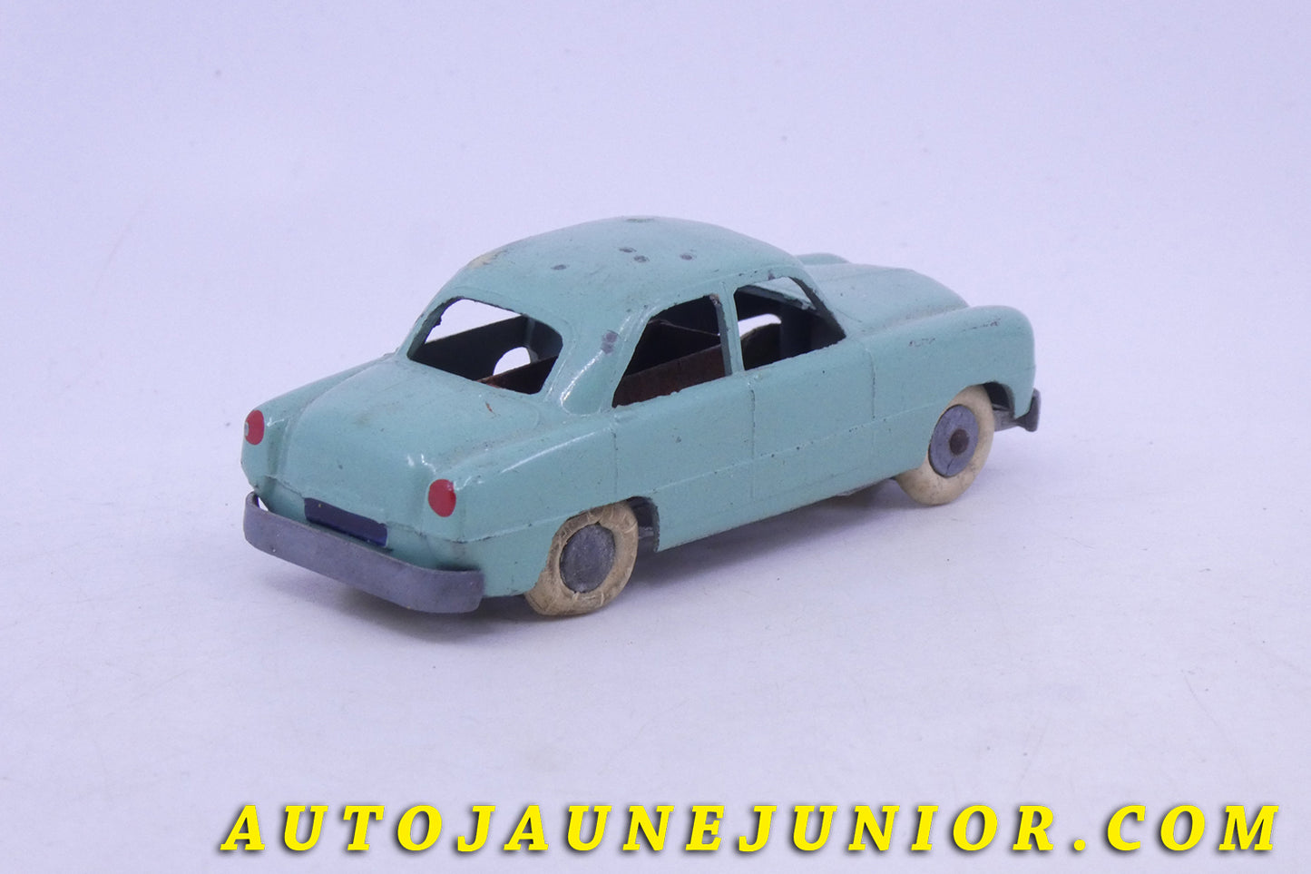 Le Solido Ford Zephyr est en vente sur Auto Jaune Junior ! Découvrez nos collections de diecast Minialuxe, CIJ, C-I-J, JRD, J-R-D,  Matchbox, Majorette… AutoJaune Junior ; AutoJauneJunior.com : LE site de partage pour les passionés de miniatures et collectionneurs de jouets anciens ! 