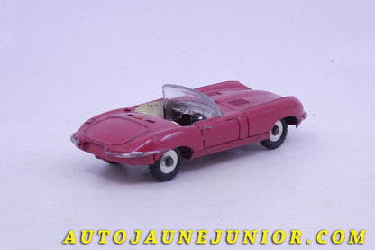 Le Dinky Toys Jaguar Type E Cabriolet (sans hard Top) est en vente sur Auto Jaune Junior ! Découvrez nos collections de diecast Minialuxe, CIJ, C-I-J, JRD, J-R-D,  Matchbox, Majorette… AutoJaune Junior ; AutoJauneJunior.com : LE site de partage pour les passionés de miniatures et collectionneurs de jouets anciens ! 