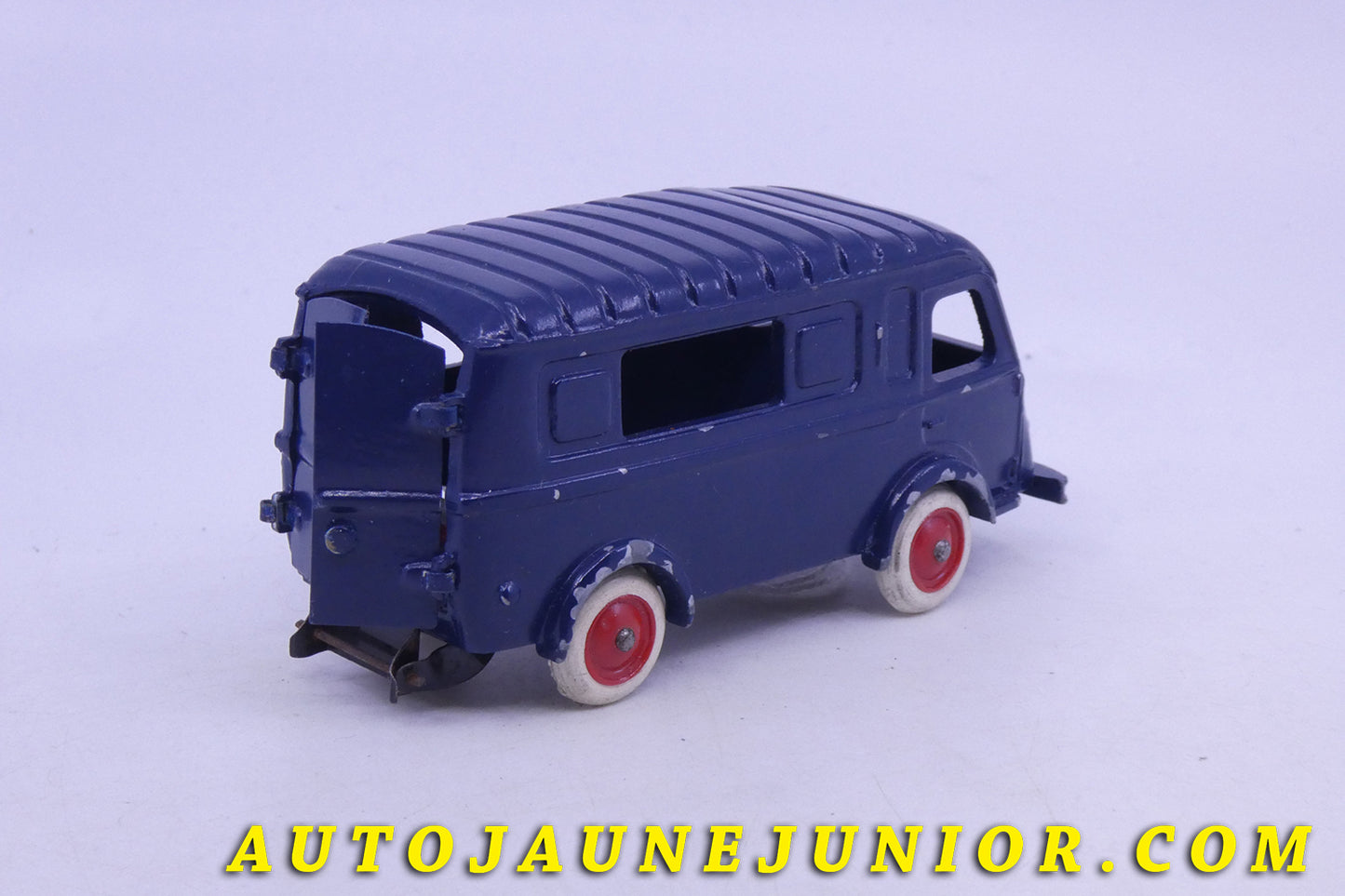 Le C-I-J Renault 1000Kgs police est en vente sur Auto Jaune Junior ! Découvrez nos collections de diecast Minialuxe, CIJ, C-I-J, JRD, J-R-D,  Matchbox, Majorette… AutoJaune Junior ; AutoJauneJunior.com : LE site de partage pour les passionés de miniatures et collectionneurs de jouets anciens ! 