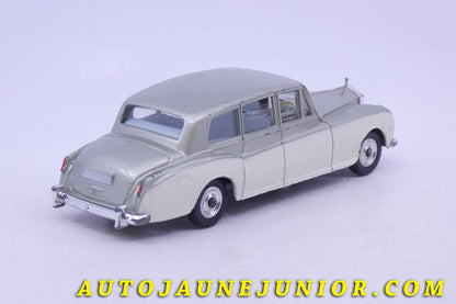 Le Dinky Toys Rolls Royce Phantom V est en vente sur Auto Jaune Junior ! Découvrez nos collections de diecast Minialuxe, CIJ, C-I-J, JRD, J-R-D,  Matchbox, Majorette… AutoJaune Junior ; AutoJauneJunior.com : LE site de partage pour les passionés de miniatures et collectionneurs de jouets anciens ! 