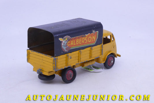 Le Dinky Toys Ford camion bâché "Calberson" type 1 à pneus (seconde bache ç est en vente sur Auto Jaune Junior ! Découvrez nos collections de diecast Minialuxe, CIJ, C-I-J, JRD, J-R-D,  Matchbox, Majorette… AutoJaune Junior ; AutoJauneJunior.com : LE site de partage pour les passionés de miniatures et collectionneurs de jouets anciens ! 