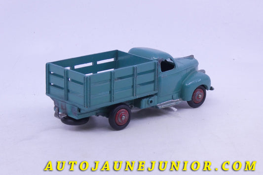 Le Dinky Toys Studebaker camionette tapissière type 1 à pneus (Rare !) est en vente sur Auto Jaune Junior ! Découvrez nos collections de diecast Minialuxe, CIJ, C-I-J, JRD, J-R-D,  Matchbox, Majorette… AutoJaune Junior ; AutoJauneJunior.com : LE site de partage pour les passionés de miniatures et collectionneurs de jouets anciens ! 