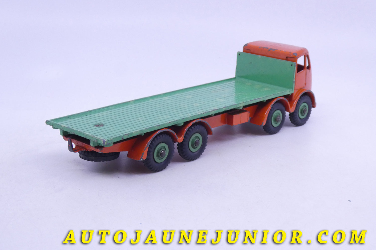 Le Dinky Toys Foden Mk2 Plateau est en vente sur Auto Jaune Junior ! Découvrez nos collections de diecast Minialuxe, CIJ, C-I-J, JRD, J-R-D,  Matchbox, Majorette… AutoJaune Junior ; AutoJauneJunior.com : LE site de partage pour les passionés de miniatures et collectionneurs de jouets anciens ! 