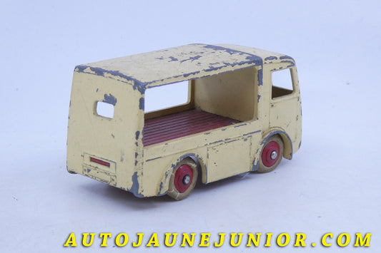 Le Dinky Toys Walker camionette éléctrique NCB est en vente sur Auto Jaune Junior ! Découvrez nos collections de diecast Minialuxe, CIJ, C-I-J, JRD, J-R-D,  Matchbox, Majorette… AutoJaune Junior ; AutoJauneJunior.com : LE site de partage pour les passionés de miniatures et collectionneurs de jouets anciens ! 