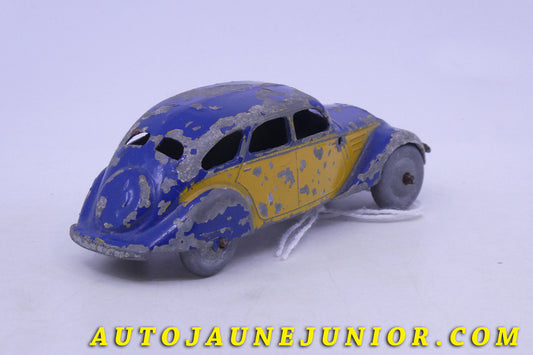 Le Dinky Toys Peugeot 402 Taxi est en vente sur Auto Jaune Junior ! Découvrez nos collections de diecast Minialuxe, CIJ, C-I-J, JRD, J-R-D,  Matchbox, Majorette… AutoJaune Junior ; AutoJauneJunior.com : LE site de partage pour les passionés de miniatures et collectionneurs de jouets anciens ! 