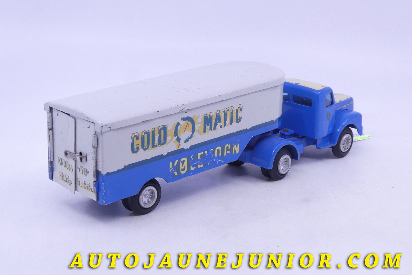 Le Tekno Scania 75 tracteur semi remorque fourgon Cold O Matic est en vente sur Auto Jaune Junior ! Découvrez nos collections de diecast Minialuxe, CIJ, C-I-J, JRD, J-R-D,  Matchbox, Majorette… AutoJaune Junior ; AutoJauneJunior.com : LE site de partage pour les passionés de miniatures et collectionneurs de jouets anciens ! 