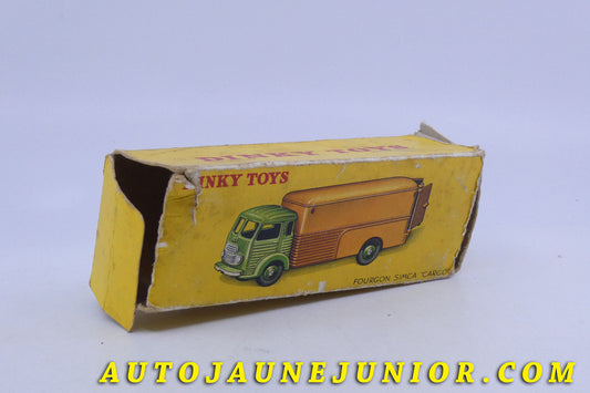 Le Dinky Toys Simca Fourgon Cargo est en vente sur Auto Jaune Junior ! Découvrez nos collections de diecast Minialuxe, CIJ, C-I-J, JRD, J-R-D,  Matchbox, Majorette… AutoJaune Junior ; AutoJauneJunior.com : LE site de partage pour les passionés de miniatures et collectionneurs de jouets anciens ! 