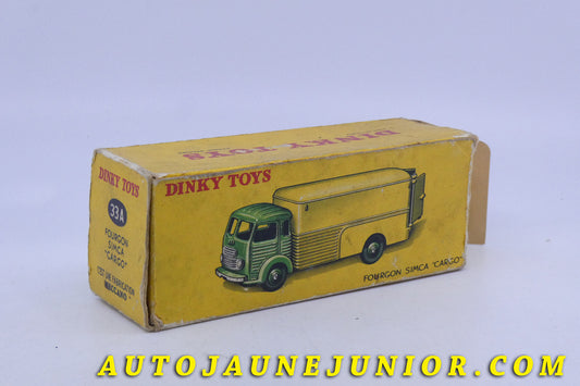 Le Dinky Toys Simca Fourgon Cargo est en vente sur Auto Jaune Junior ! Découvrez nos collections de diecast Minialuxe, CIJ, C-I-J, JRD, J-R-D,  Matchbox, Majorette… AutoJaune Junior ; AutoJauneJunior.com : LE site de partage pour les passionés de miniatures et collectionneurs de jouets anciens ! 