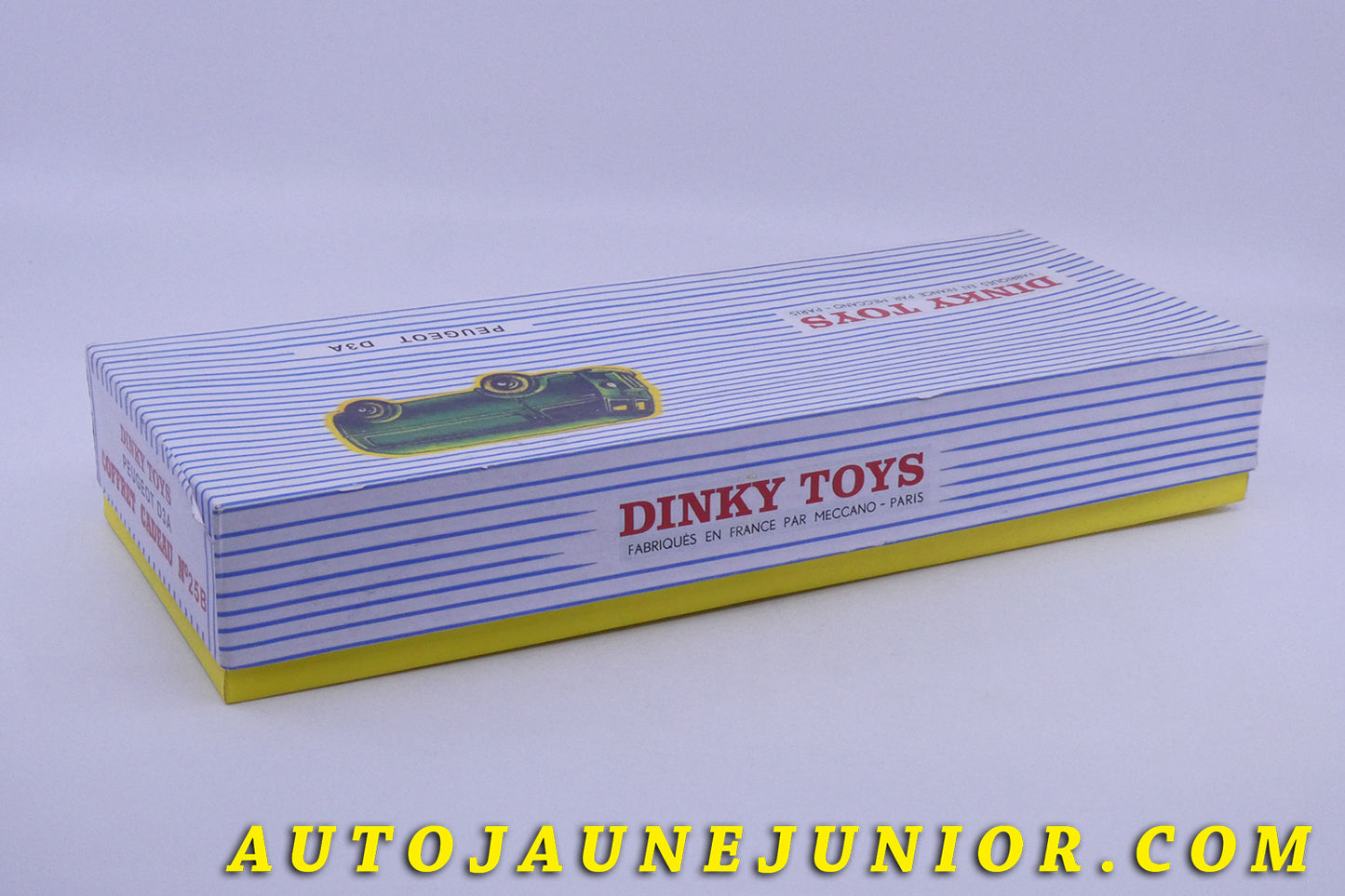 Le Dinky Toys Peugeot Fourgon D3A -Boite "Repro"  est en vente sur Auto Jaune Junior ! Découvrez nos collections de diecast Minialuxe, CIJ, C-I-J, JRD, J-R-D,  Matchbox, Majorette… AutoJaune Junior ; AutoJauneJunior.com : LE site de partage pour les passionés de miniatures et collectionneurs de jouets anciens ! 