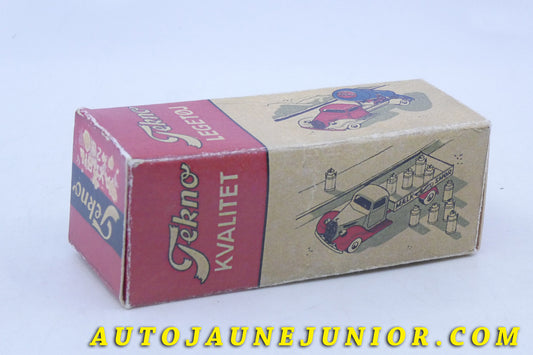 Le Tekno Volvo Boite "Repro"  est en vente sur Auto Jaune Junior ! Découvrez nos collections de diecast Minialuxe, CIJ, C-I-J, JRD, J-R-D,  Matchbox, Majorette… AutoJaune Junior ; AutoJauneJunior.com : LE site de partage pour les passionés de miniatures et collectionneurs de jouets anciens ! 