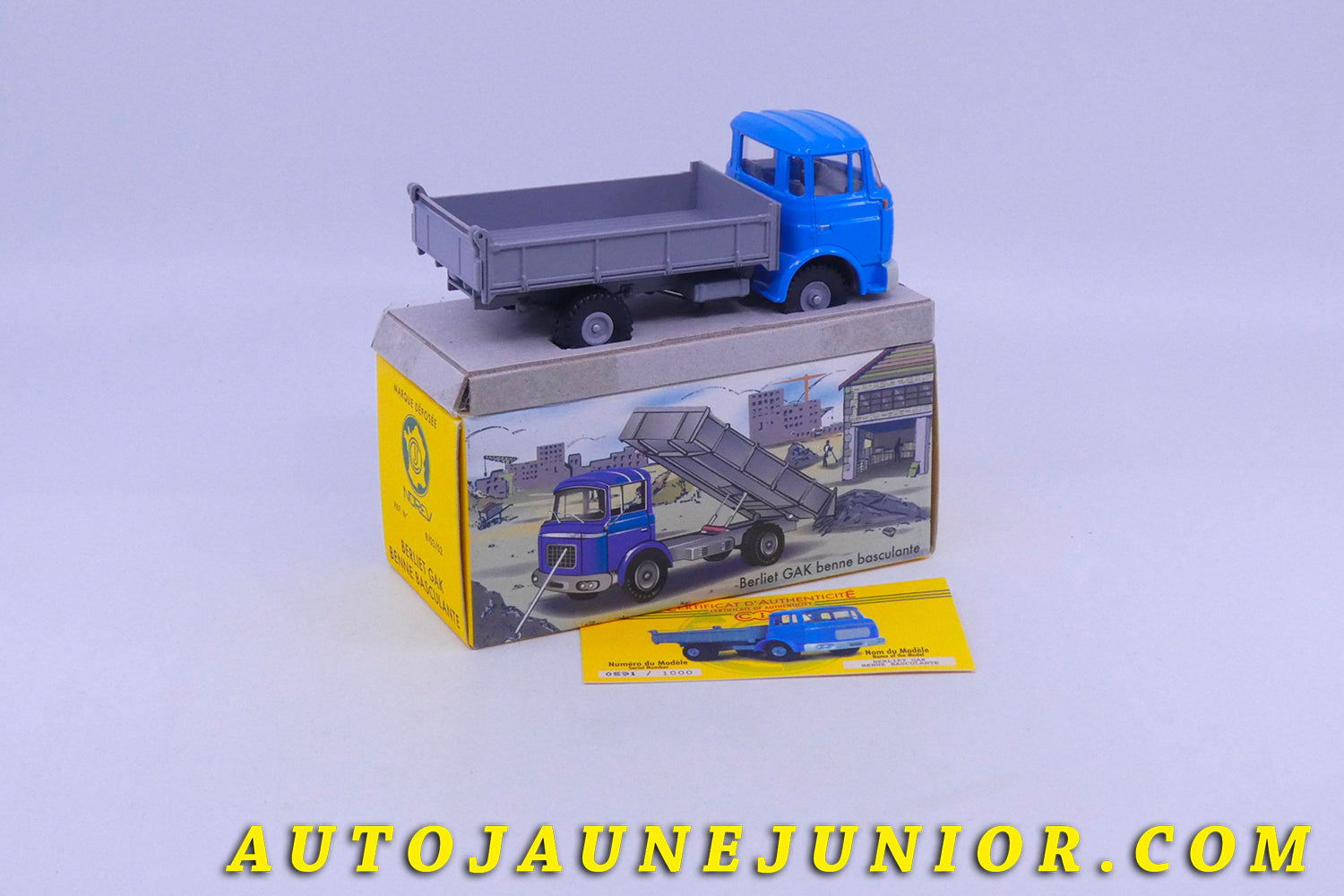 Le Atlas Berliet GAK Benne Basculante  est en vente sur Auto Jaune Junior ! Découvrez nos collections de diecast Minialuxe, CIJ, C-I-J, JRD, J-R-D,  Matchbox, Majorette… AutoJaune Junior ; AutoJauneJunior.com : LE site de partage pour les passionés de miniatures et collectionneurs de jouets anciens ! 