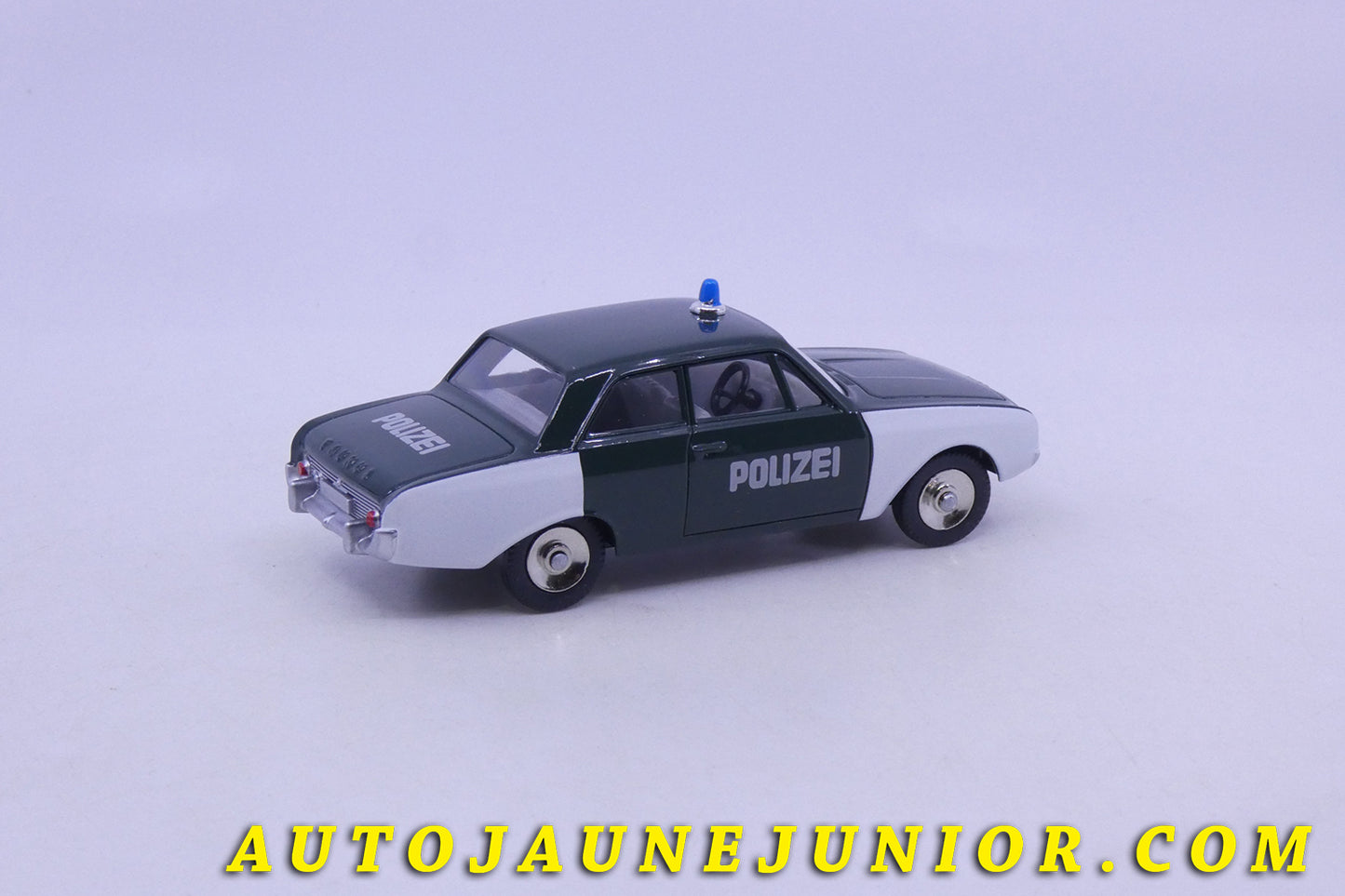 Le Atlas Ford Taunus Polizei est en vente sur Auto Jaune Junior ! Découvrez nos collections de diecast Minialuxe, CIJ, C-I-J, JRD, J-R-D,  Matchbox, Majorette… AutoJaune Junior ; AutoJauneJunior.com : LE site de partage pour les passionés de miniatures et collectionneurs de jouets anciens ! 