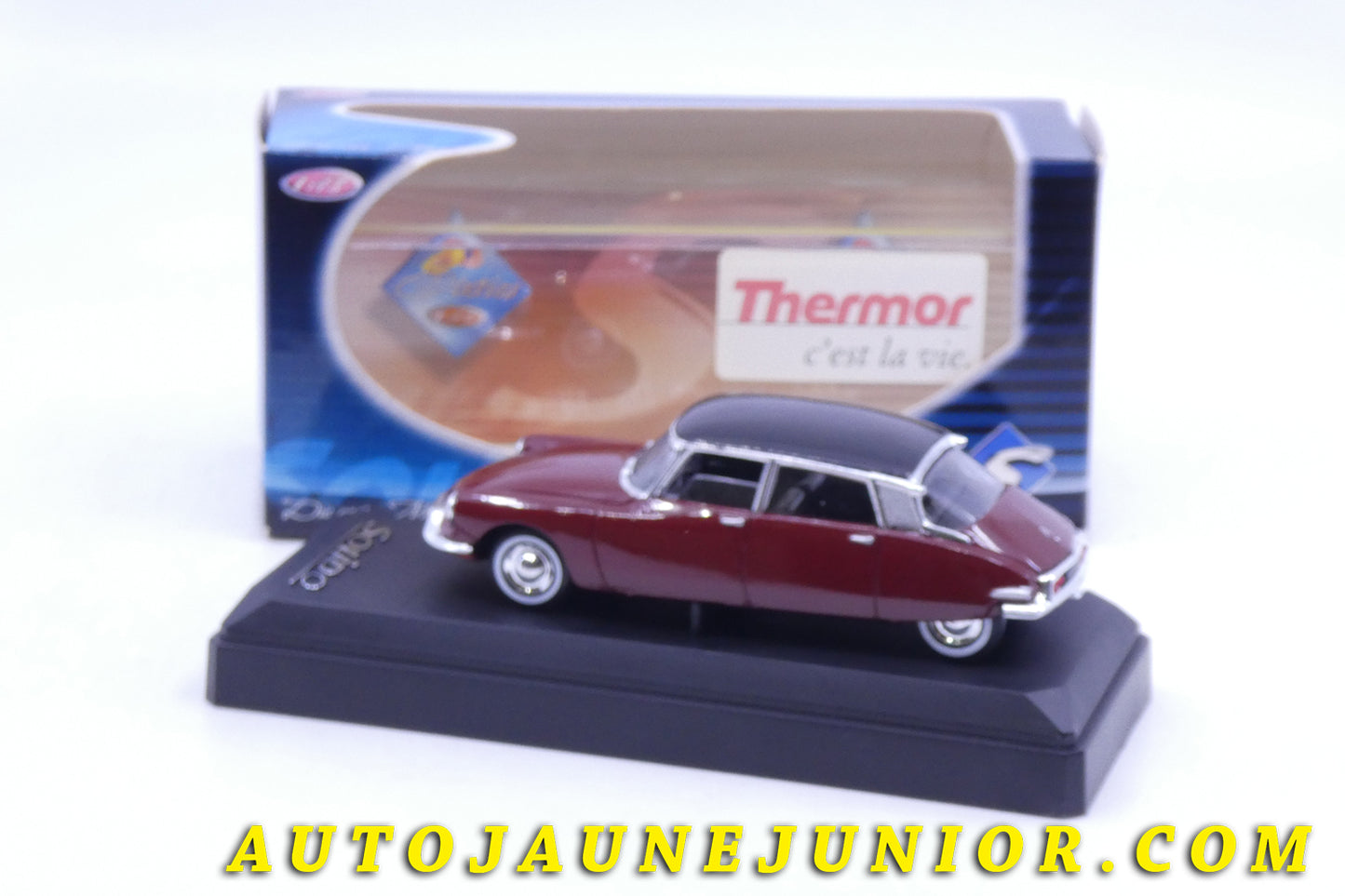 Le Solido Citroën DS "1956" est en vente sur Auto Jaune Junior ! Découvrez nos collections de diecast Minialuxe, CIJ, C-I-J, JRD, J-R-D,  Matchbox, Majorette… AutoJaune Junior ; AutoJauneJunior.com : LE site de partage pour les passionés de miniatures et collectionneurs de jouets anciens ! 