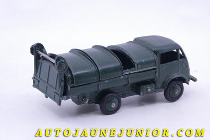 Le Dinky Toys Ford Camion Benne à ordure est en vente sur Auto Jaune Junior ! Découvrez nos collections de diecast Minialuxe, CIJ, C-I-J, JRD, J-R-D,  Matchbox, Majorette… AutoJaune Junior ; AutoJauneJunior.com : LE site de partage pour les passionés de miniatures et collectionneurs de jouets anciens ! 
