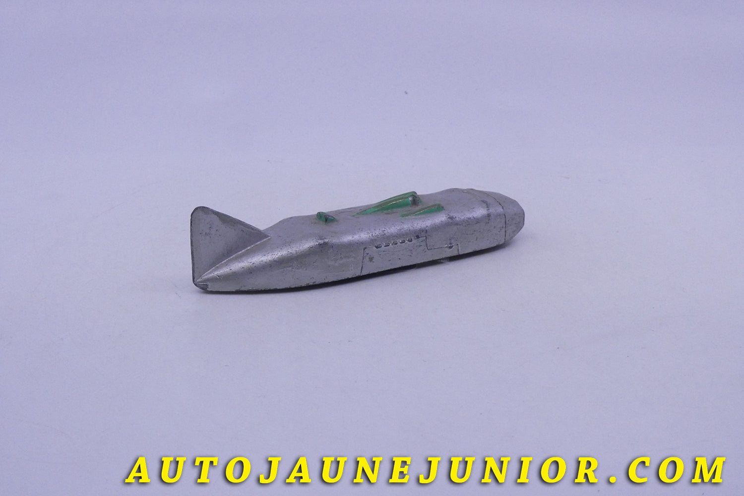 Le Dinky Toys Auto Thunderbolt est en vente sur Auto Jaune Junior ! Découvrez nos collections de diecast Minialuxe, CIJ, C-I-J, JRD, J-R-D,  Matchbox, Majorette… AutoJaune Junior ; AutoJauneJunior.com : LE site de partage pour les passionés de miniatures et collectionneurs de jouets anciens ! 