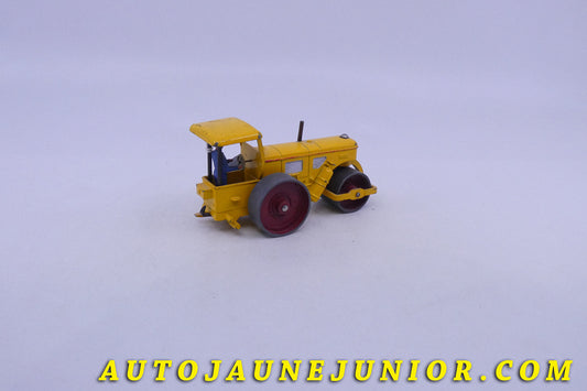 Le Dinky Toys Richier rouleau compresseur est en vente sur Auto Jaune Junior ! Découvrez nos collections de diecast Minialuxe, CIJ, C-I-J, JRD, J-R-D,  Matchbox, Majorette… AutoJaune Junior ; AutoJauneJunior.com : LE site de partage pour les passionés de miniatures et collectionneurs de jouets anciens ! 