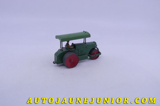 Le Dinky Toys Aveling Badford rouleau compresseur est en vente sur Auto Jaune Junior ! Découvrez nos collections de diecast Minialuxe, CIJ, C-I-J, JRD, J-R-D,  Matchbox, Majorette… AutoJaune Junior ; AutoJauneJunior.com : LE site de partage pour les passionés de miniatures et collectionneurs de jouets anciens ! 