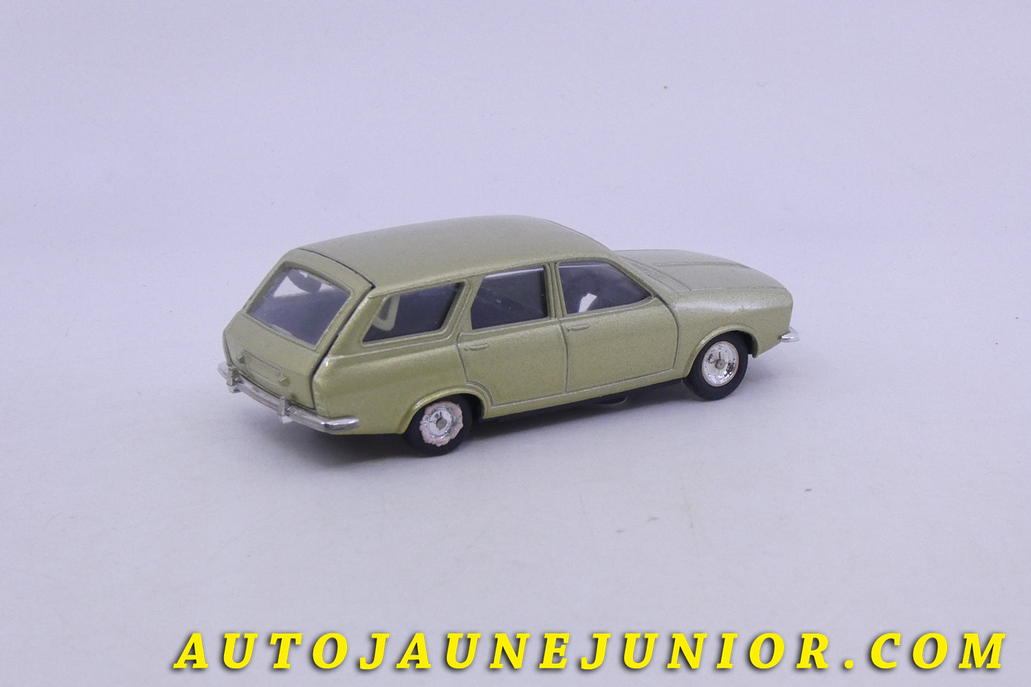 Le Solido Renault R12 Break est en vente sur Auto Jaune Junior ! Découvrez nos collections de diecast Minialuxe, CIJ, C-I-J, JRD, J-R-D,  Matchbox, Majorette… AutoJaune Junior ; AutoJauneJunior.com : LE site de partage pour les passionés de miniatures et collectionneurs de jouets anciens ! 