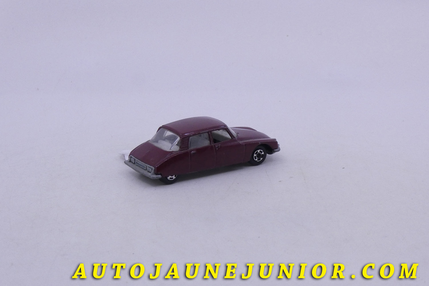 Le Politoys Ghia Mangusta 5000 - De Tomaso est en vente sur Auto Jaune Junior ! Découvrez nos collections de diecast Minialuxe, CIJ, C-I-J, JRD, J-R-D,  Matchbox, Majorette… AutoJaune Junior ; AutoJauneJunior.com : LE site de partage pour les passionés de miniatures et collectionneurs de jouets anciens ! 
