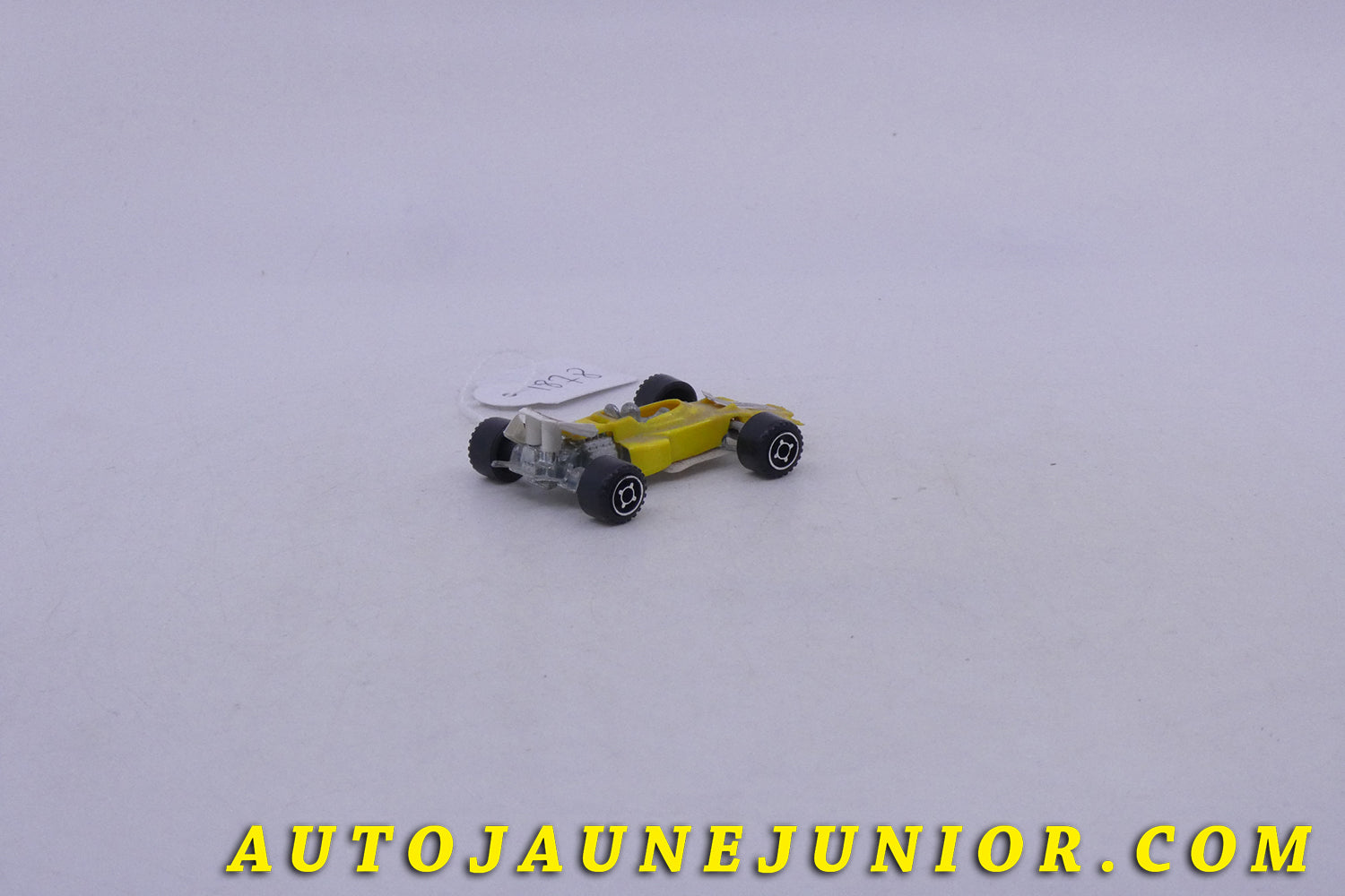 Le Barlux Auto Formule 1 - Lola est en vente sur Auto Jaune Junior ! Découvrez nos collections de diecast Minialuxe, CIJ, C-I-J, JRD, J-R-D,  Matchbox, Majorette… AutoJaune Junior ; AutoJauneJunior.com : LE site de partage pour les passionés de miniatures et collectionneurs de jouets anciens ! 
