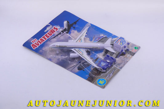 Le Autre Fabriquant Avion Coffret "Les Aviateurs" est en vente sur Auto Jaune Junior ! Découvrez nos collections de diecast Minialuxe, CIJ, C-I-J, JRD, J-R-D,  Matchbox, Majorette… AutoJaune Junior ; AutoJauneJunior.com : LE site de partage pour les passionés de miniatures et collectionneurs de jouets anciens ! 