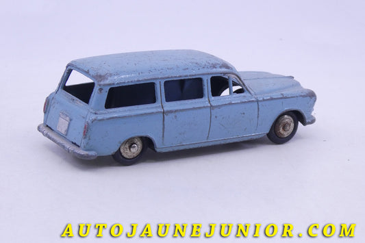 Le Dinky Toys Peugeot 403 Break Familial est en vente sur Auto Jaune Junior ! Découvrez nos collections de diecast Minialuxe, CIJ, C-I-J, JRD, J-R-D,  Matchbox, Majorette… AutoJaune Junior ; AutoJauneJunior.com : LE site de partage pour les passionés de miniatures et collectionneurs de jouets anciens ! 