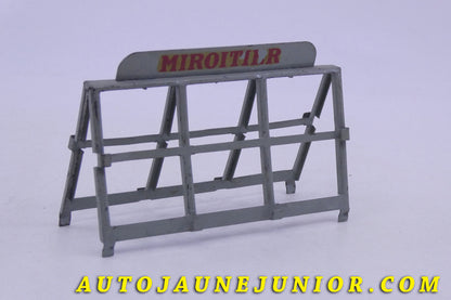 Le Dinky Toys Simca Support de Miroirs -  Saint Gobain est en vente sur Auto Jaune Junior ! Découvrez nos collections de diecast Minialuxe, CIJ, C-I-J, JRD, J-R-D,  Matchbox, Majorette… AutoJaune Junior ; AutoJauneJunior.com : LE site de partage pour les passionés de miniatures et collectionneurs de jouets anciens ! 
