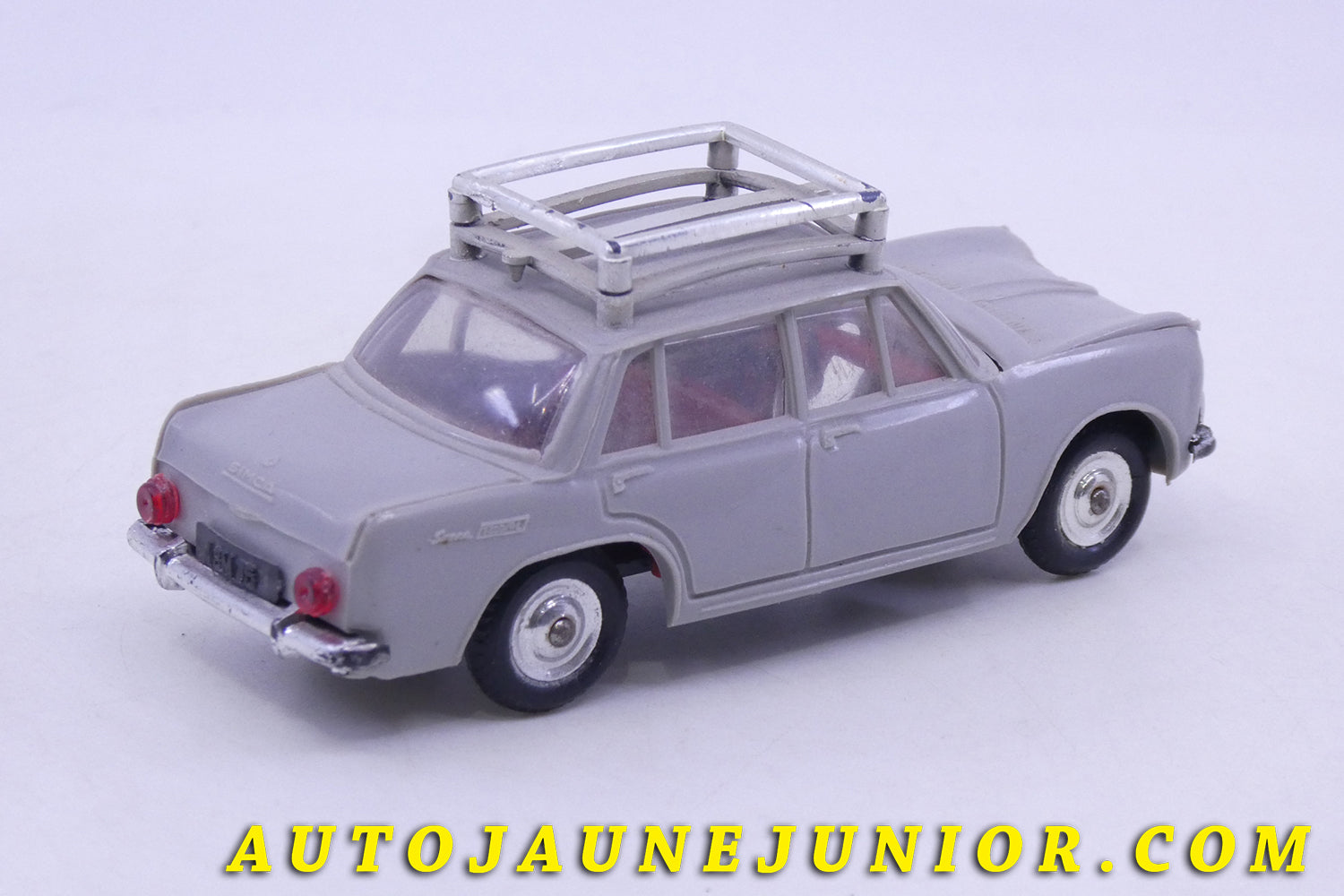 Le Minialuxe Simca 1300 (avec suspensions) est en vente sur Auto Jaune Junior ! Découvrez nos collections de diecast Minialuxe, CIJ, C-I-J, JRD, J-R-D,  Matchbox, Majorette… AutoJaune Junior ; AutoJauneJunior.com : LE site de partage pour les passionés de miniatures et collectionneurs de jouets anciens ! 