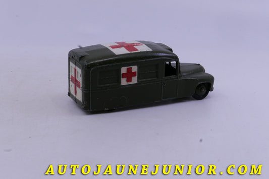 Le Dinky Toys Daimler fourgon ambulance militaire est en vente sur Auto Jaune Junior ! Découvrez nos collections de diecast Minialuxe, CIJ, C-I-J, JRD, J-R-D,  Matchbox, Majorette… AutoJaune Junior ; AutoJauneJunior.com : LE site de partage pour les passionés de miniatures et collectionneurs de jouets anciens ! 