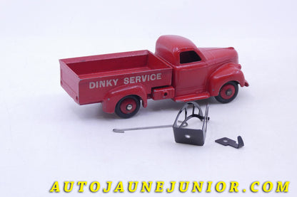 Le Dinky Toys Studebaker Camion dépanneuse "Dinky Service" est en vente sur Auto Jaune Junior ! Découvrez nos collections de diecast Minialuxe, CIJ, C-I-J, JRD, J-R-D,  Matchbox, Majorette… AutoJauneJunior.com : LE site de partage pour les passionés de miniatures et collectionneurs de jouets anciens ! 