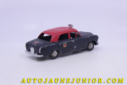 Le Dinky Toys Peugeot 403 Taxi G7 est en vente sur Auto Jaune Junior ! Découvrez nos collections de diecast Minialuxe, CIJ, C-I-J, JRD, J-R-D,  Matchbox, Majorette… AutoJaune Junior ; AutoJauneJunior.com : LE site de partage pour les passionés de miniatures et collectionneurs de jouets anciens ! 