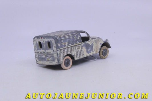 Le JRD Citroën 2cv'51 fourgonnette est en vente sur Auto Jaune Junior ! Découvrez nos collections de diecast Minialuxe, CIJ, C-I-J, JRD, J-R-D,  Matchbox, Majorette… AutoJaune Junior ; AutoJauneJunior.com : LE site de partage pour les passionés de miniatures et collectionneurs de jouets anciens ! 